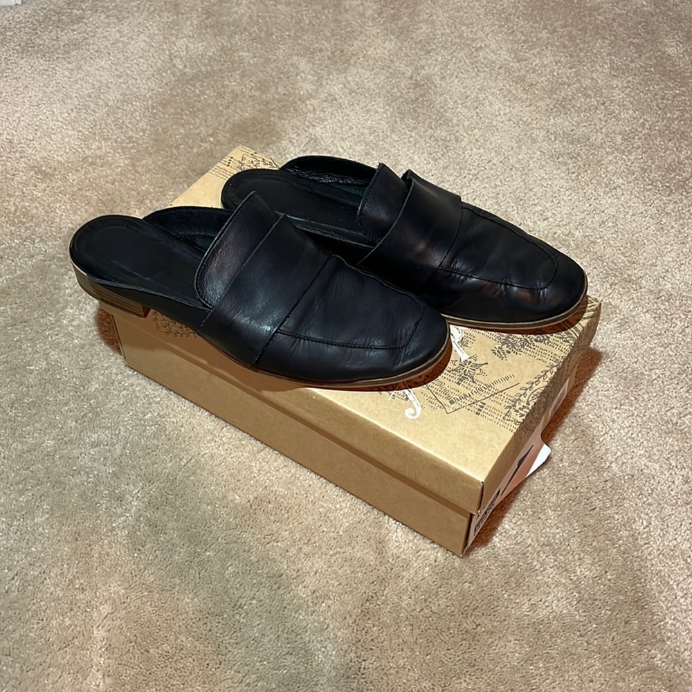 Free People black leather mules with box
